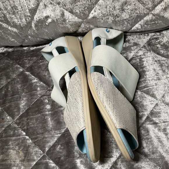 Cloud Women's Open-Toe Slip-On Sandals Size 11 Leather & Fabric White & Silver - Picture 8 of 12